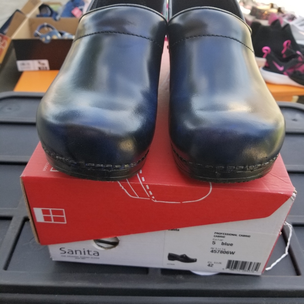 Sanita clogs